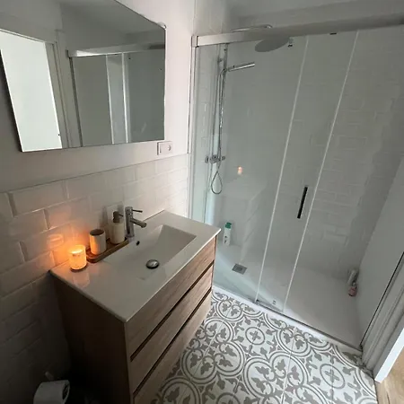 Modern Flat In The Heart Of Downtown